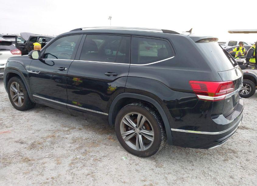 Photo 3 of 2019 Volkswagen Atlas 3.6L V6 SE W/TECHNOLOGY R-LINE (VIN 1V2YR2CA5KC527783)