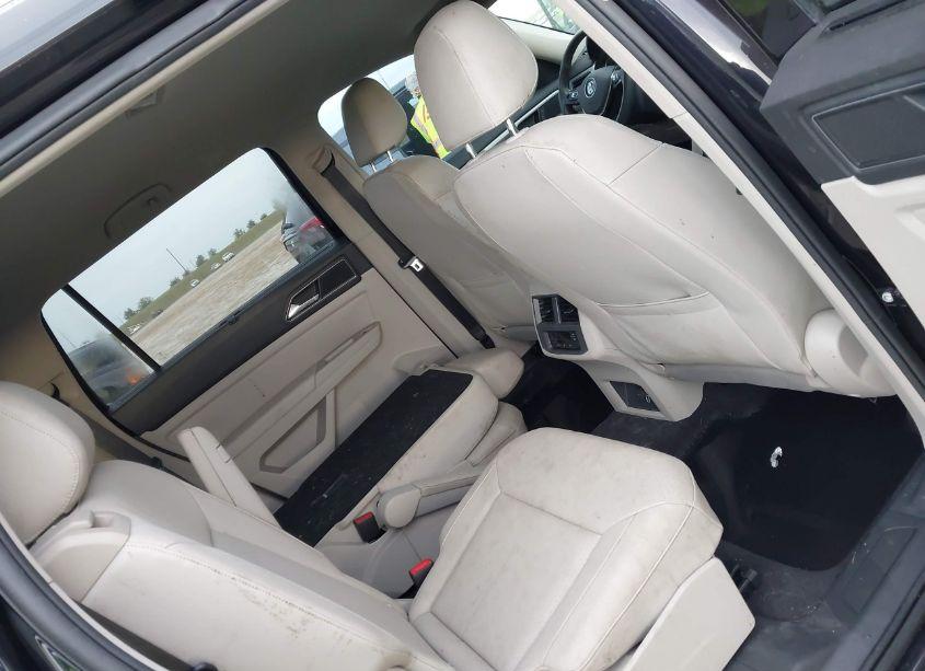 Photo 8 of 2019 Volkswagen Atlas 3.6L V6 SE W/TECHNOLOGY R-LINE (VIN 1V2YR2CA5KC527783)