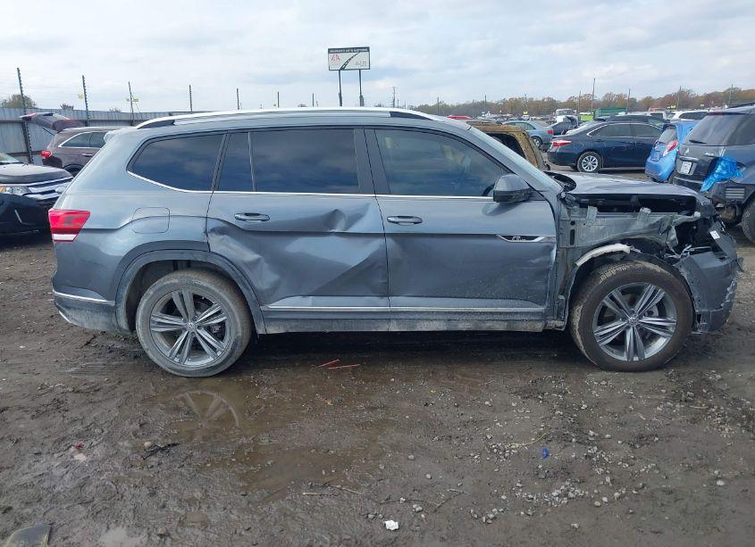 Photo 13 of 2019 Volkswagen Atlas 3.6L V6 SE W/TECHNOLOGY R-LINE (VIN 1V2YR2CA7KC546917)