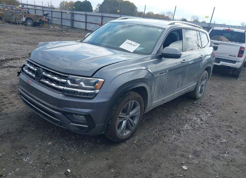 Photo 2 of 2019 Volkswagen Atlas 3.6L V6 SE W/TECHNOLOGY R-LINE (VIN 1V2YR2CA7KC546917)