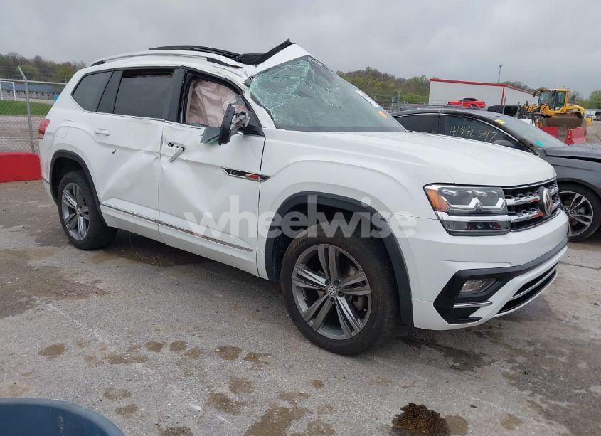 2019 Volkswagen Atlas 3.6L V6 SE W/TECHNOLOGY R-LINE (VIN 1V2YR2CA8KC623858) main photo