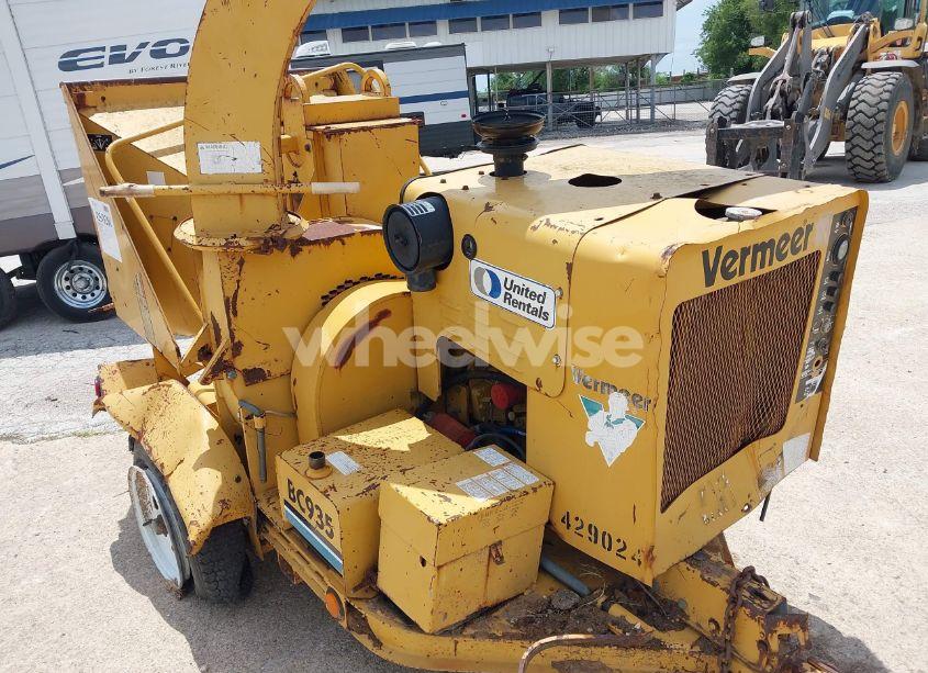 Photo 5 of 2001 Vermeer Mfg. CO. UNKNOWN (VIN 1VRD1015911003855)