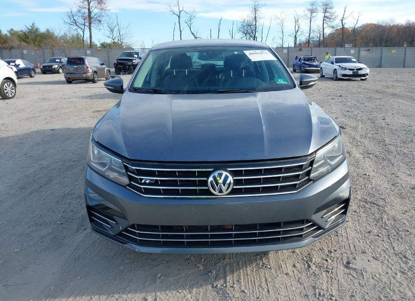 Photo 12 of 2018 Volkswagen Passat 2.0T R-LINE/2.0T S (VIN 1VWAA7A30JC000127)