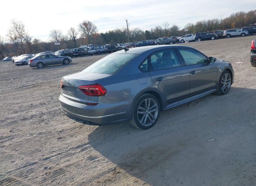 Photo 4 of 2018 Volkswagen Passat 2.0T R-LINE/2.0T S (VIN 1VWAA7A30JC000127)