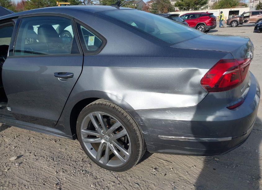 Photo 6 of 2018 Volkswagen Passat 2.0T R-LINE/2.0T S (VIN 1VWAA7A30JC000127)