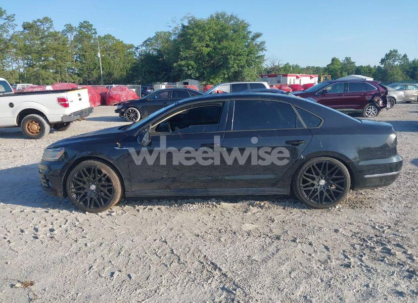 Photo 14 of 2018 Volkswagen Passat 2.0T R-LINE/2.0T S (VIN 1VWAA7A30JC019938)