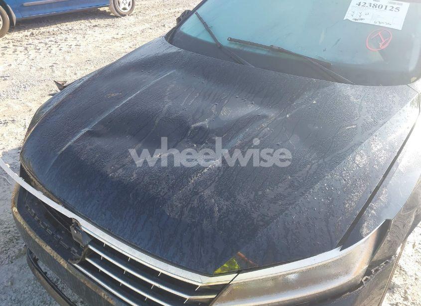 Photo 6 of 2018 Volkswagen Passat 2.0T R-LINE/2.0T S (VIN 1VWAA7A30JC019938)