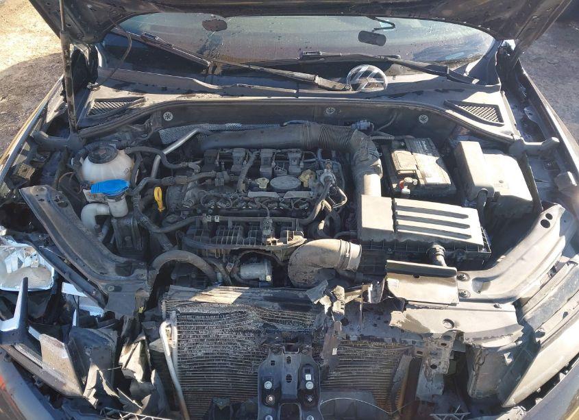 Photo 10 of 2018 Volkswagen Passat 2.0T R-LINE/2.0T S (VIN 1VWAA7A30JC021351)