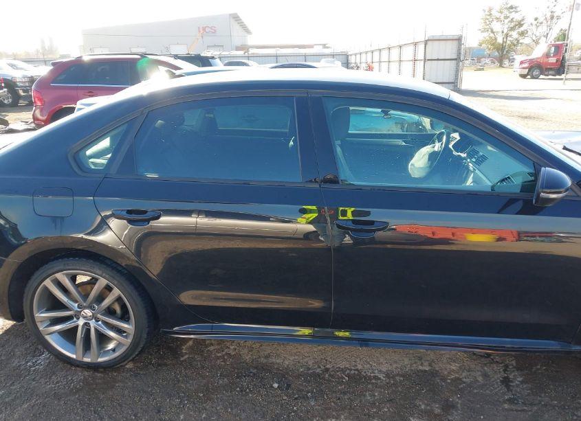 Photo 13 of 2018 Volkswagen Passat 2.0T R-LINE/2.0T S (VIN 1VWAA7A30JC021351)