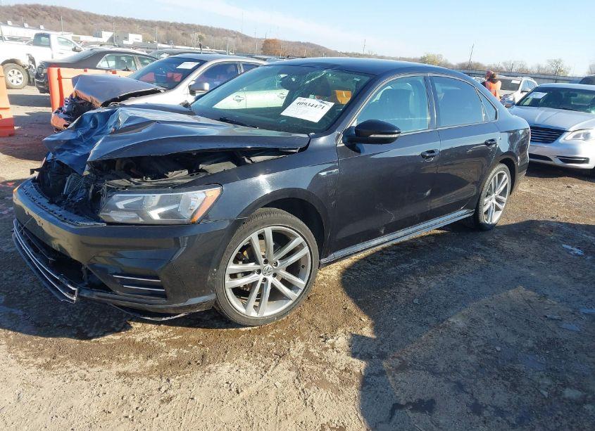 Photo 2 of 2018 Volkswagen Passat 2.0T R-LINE/2.0T S (VIN 1VWAA7A30JC021351)