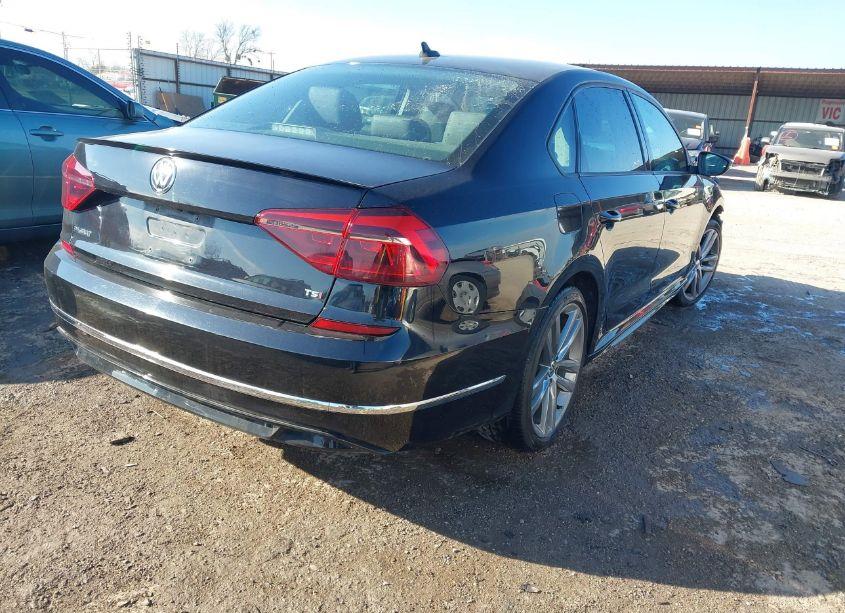 Photo 4 of 2018 Volkswagen Passat 2.0T R-LINE/2.0T S (VIN 1VWAA7A30JC021351)