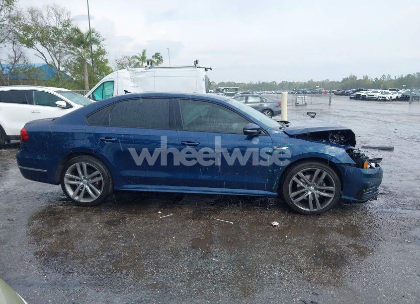 Photo 14 of 2018 Volkswagen Passat 2.0T R-LINE/2.0T S (VIN 1VWAA7A30JC021740)