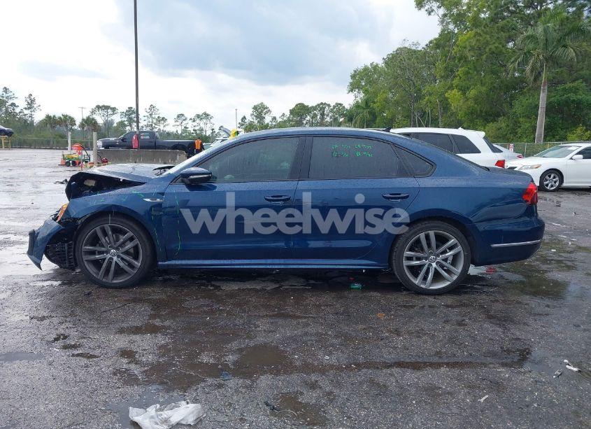 Photo 15 of 2018 Volkswagen Passat 2.0T R-LINE/2.0T S (VIN 1VWAA7A30JC021740)