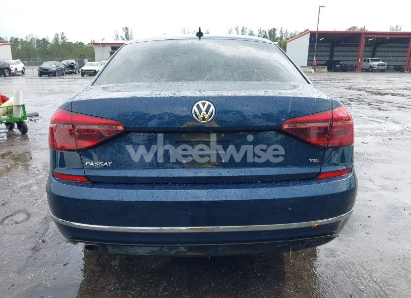 Photo 17 of 2018 Volkswagen Passat 2.0T R-LINE/2.0T S (VIN 1VWAA7A30JC021740)