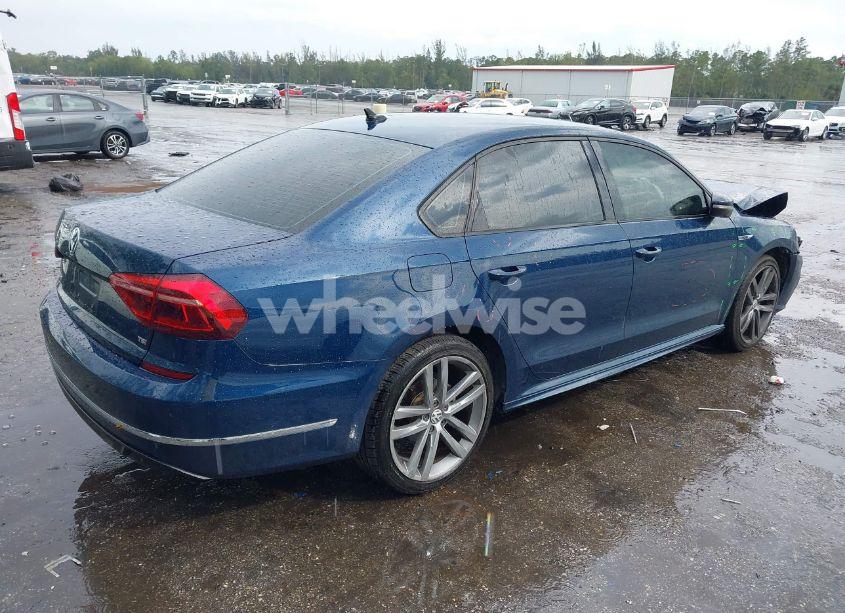 Photo 4 of 2018 Volkswagen Passat 2.0T R-LINE/2.0T S (VIN 1VWAA7A30JC021740)