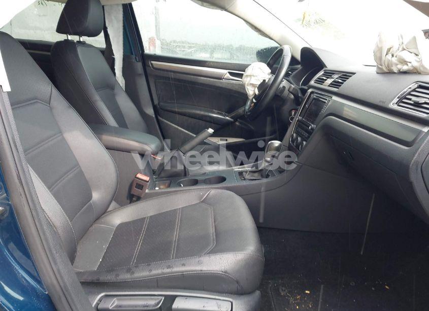 Photo 5 of 2018 Volkswagen Passat 2.0T R-LINE/2.0T S (VIN 1VWAA7A30JC021740)