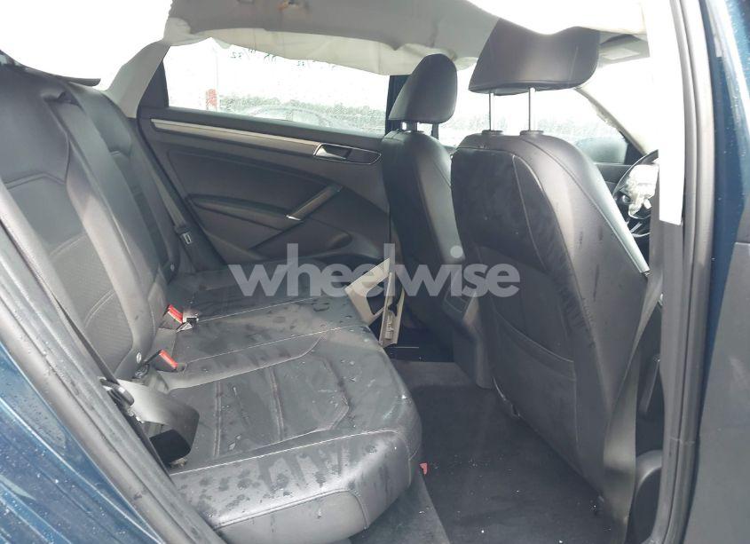 Photo 8 of 2018 Volkswagen Passat 2.0T R-LINE/2.0T S (VIN 1VWAA7A30JC021740)