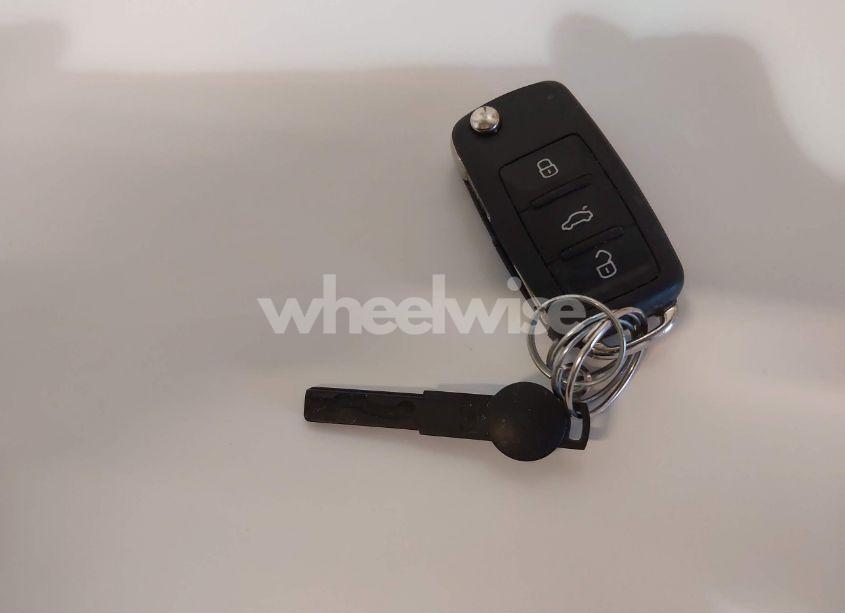 Photo 11 of 2018 Volkswagen Passat 2.0T R-LINE/2.0T S (VIN 1VWAA7A30JC037243)