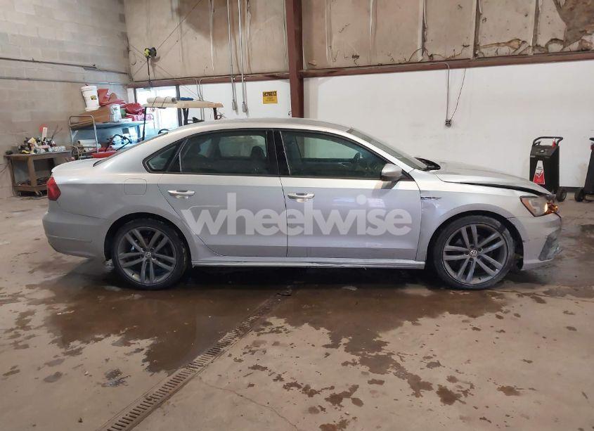 Photo 13 of 2018 Volkswagen Passat 2.0T R-LINE/2.0T S (VIN 1VWAA7A30JC037243)