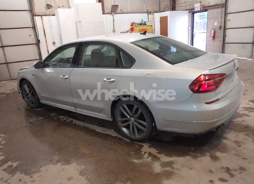 Photo 3 of 2018 Volkswagen Passat 2.0T R-LINE/2.0T S (VIN 1VWAA7A30JC037243)