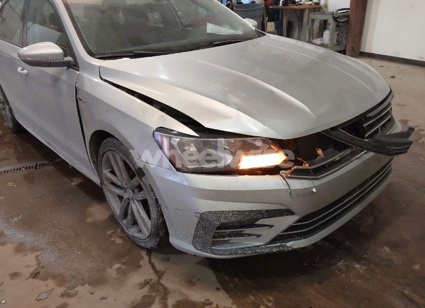 Photo 6 of 2018 Volkswagen Passat 2.0T R-LINE/2.0T S (VIN 1VWAA7A30JC037243)