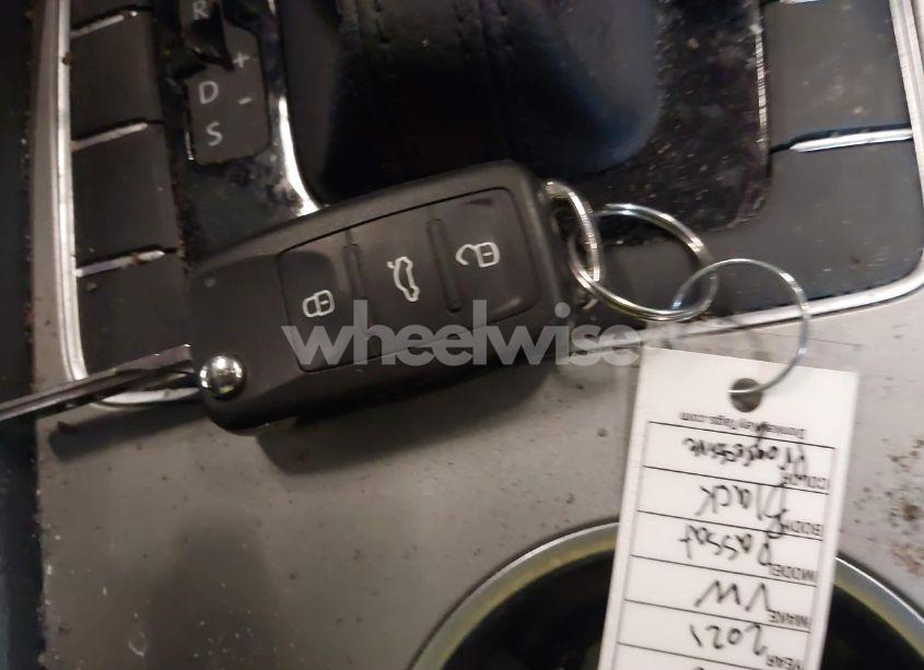 Photo 11 of 2021 Volkswagen Passat 2.0T S (VIN 1VWAA7A30MC005316)