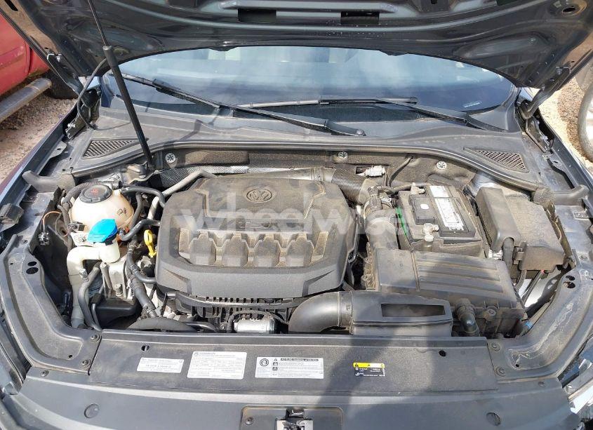 Photo 10 of 2018 Volkswagen Passat 2.0T R-LINE/2.0T S (VIN 1VWAA7A31JC025005)