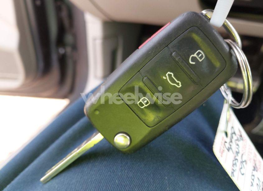 Photo 11 of 2018 Volkswagen Passat 2.0T R-LINE/2.0T S (VIN 1VWAA7A31JC025005)