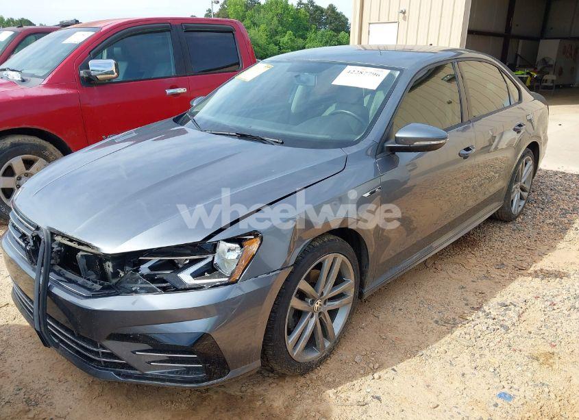 Photo 2 of 2018 Volkswagen Passat 2.0T R-LINE/2.0T S (VIN 1VWAA7A31JC025005)