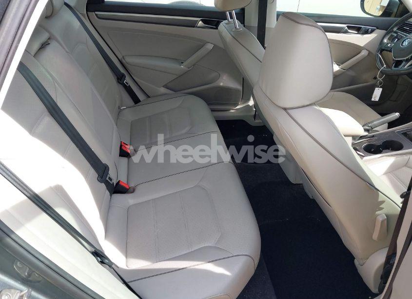 Photo 8 of 2018 Volkswagen Passat 2.0T R-LINE/2.0T S (VIN 1VWAA7A31JC025005)