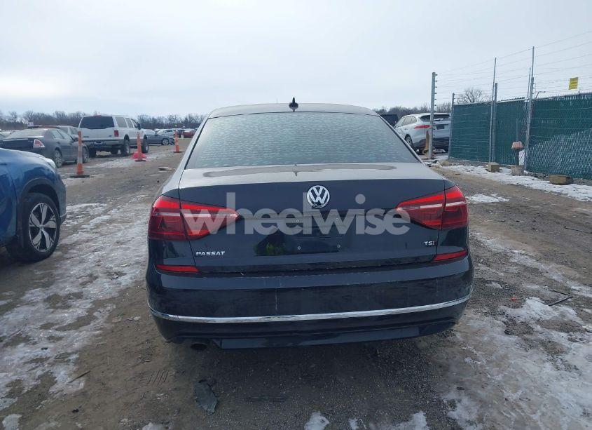 Photo 16 of 2018 Volkswagen Passat 2.0T R-LINE/2.0T S (VIN 1VWAA7A31JC030608)
