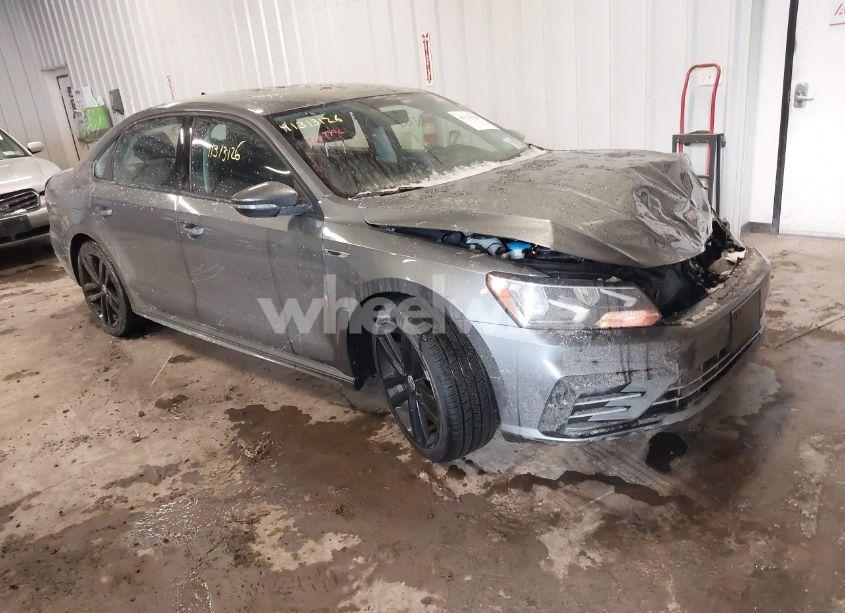 2018 Volkswagen Passat 2.0T R-LINE/2.0T S (VIN 1VWAA7A31JC031628) main photo