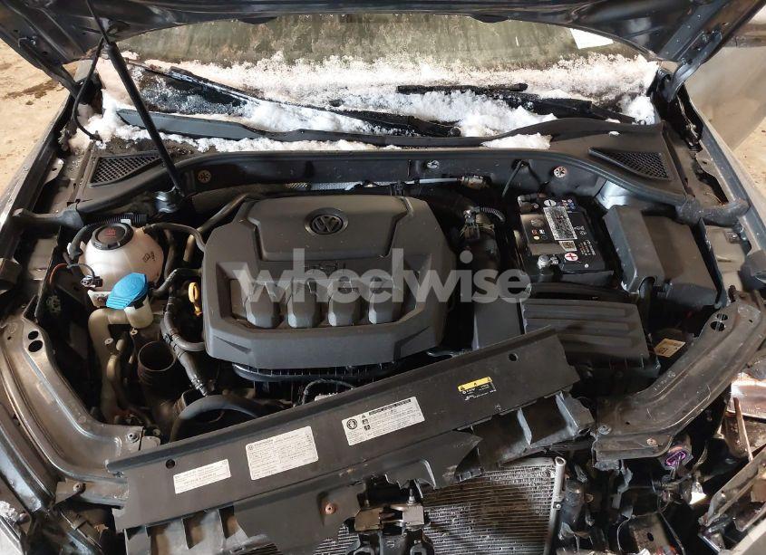 Photo 10 of 2018 Volkswagen Passat 2.0T R-LINE/2.0T S (VIN 1VWAA7A31JC031628)