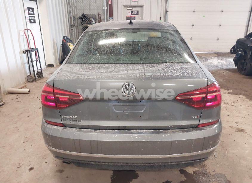 Photo 16 of 2018 Volkswagen Passat 2.0T R-LINE/2.0T S (VIN 1VWAA7A31JC031628)