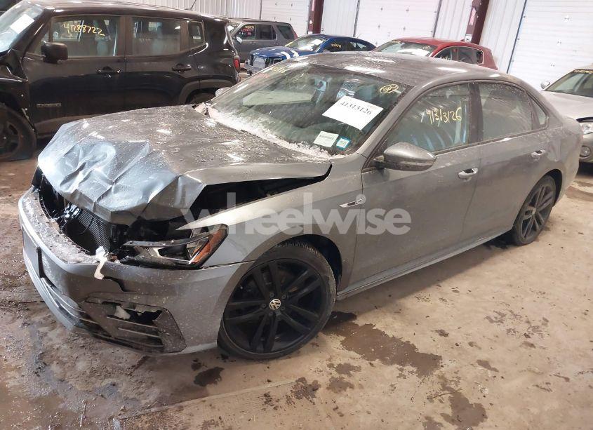 Photo 2 of 2018 Volkswagen Passat 2.0T R-LINE/2.0T S (VIN 1VWAA7A31JC031628)