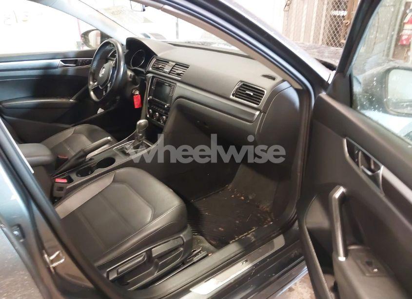 Photo 5 of 2018 Volkswagen Passat 2.0T R-LINE/2.0T S (VIN 1VWAA7A31JC031628)