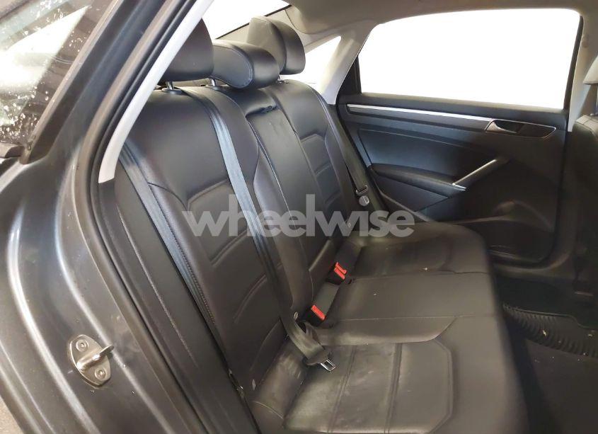 Photo 8 of 2018 Volkswagen Passat 2.0T R-LINE/2.0T S (VIN 1VWAA7A31JC031628)