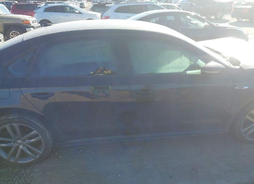 Photo 13 of 2018 Volkswagen Passat 2.0T R-LINE/2.0T S (VIN 1VWAA7A31JC039888)