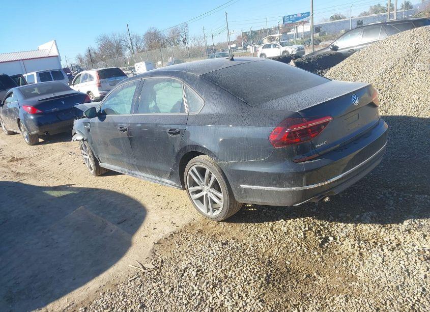 Photo 3 of 2018 Volkswagen Passat 2.0T R-LINE/2.0T S (VIN 1VWAA7A31JC039888)