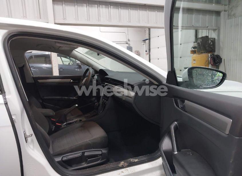 Photo 5 of 2020 Volkswagen Passat 2.0T S (VIN 1VWAA7A31LC023337)