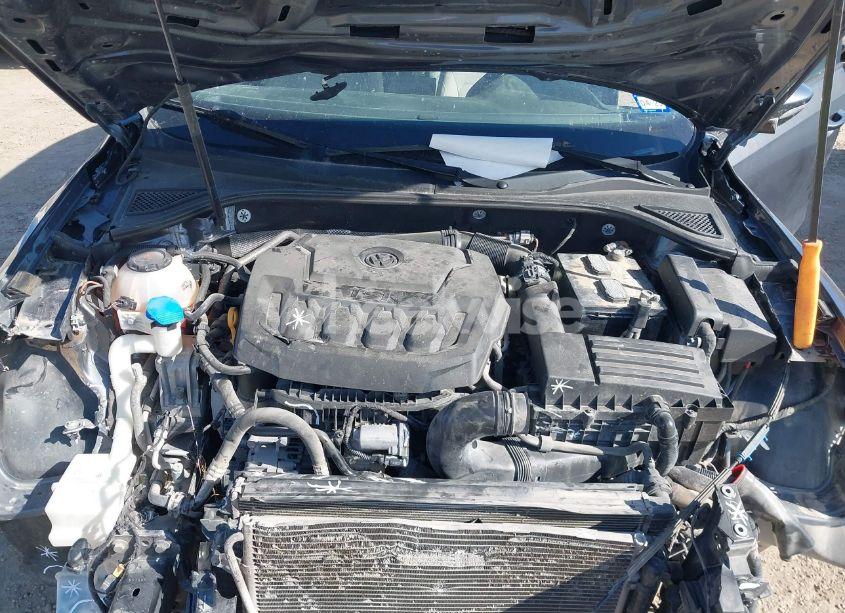 Photo 10 of 2018 Volkswagen Passat 2.0T R-LINE/2.0T S (VIN 1VWAA7A32JC000968)