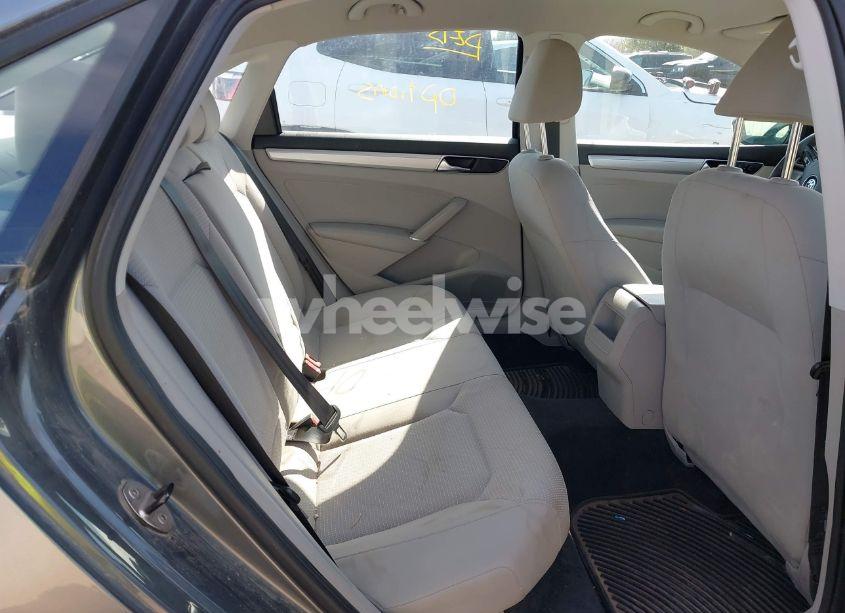 Photo 8 of 2018 Volkswagen Passat 2.0T R-LINE/2.0T S (VIN 1VWAA7A32JC000968)