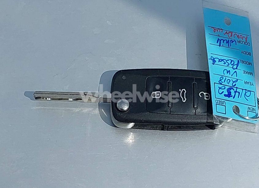 Photo 11 of 2018 Volkswagen Passat 2.0T R-LINE/2.0T S (VIN 1VWAA7A32JC011176)