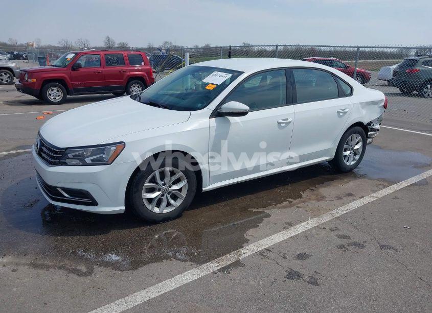 Photo 2 of 2018 Volkswagen Passat 2.0T R-LINE/2.0T S (VIN 1VWAA7A32JC011176)