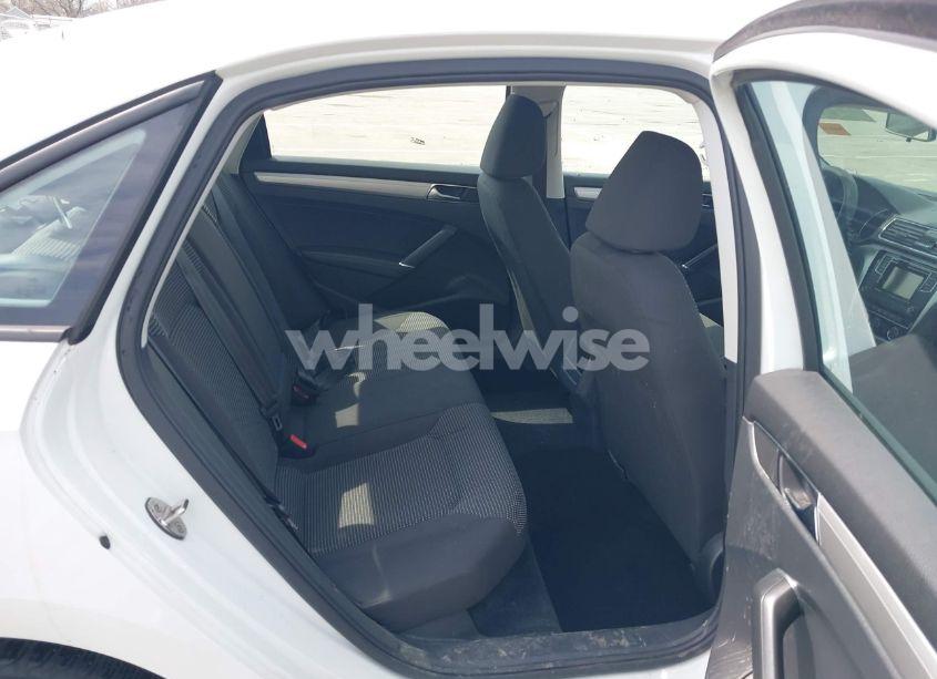 Photo 8 of 2018 Volkswagen Passat 2.0T R-LINE/2.0T S (VIN 1VWAA7A32JC011176)