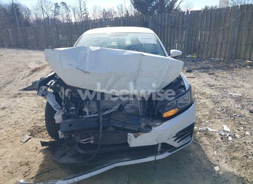 Photo 12 of 2018 Volkswagen Passat 2.0T R-LINE/2.0T S (VIN 1VWAA7A32JC012571)