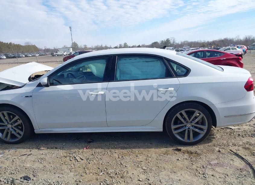 Photo 14 of 2018 Volkswagen Passat 2.0T R-LINE/2.0T S (VIN 1VWAA7A32JC012571)