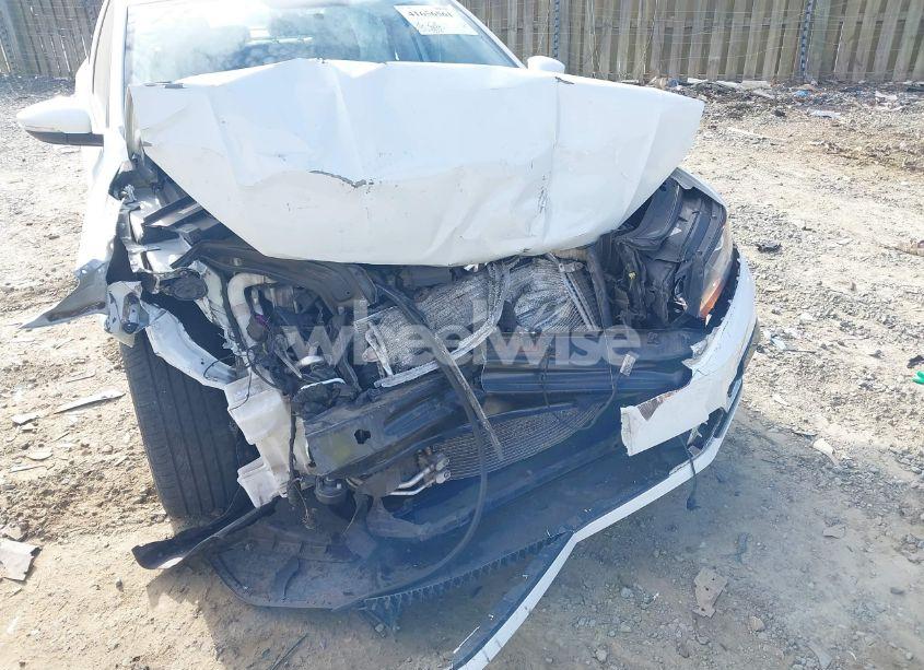 Photo 6 of 2018 Volkswagen Passat 2.0T R-LINE/2.0T S (VIN 1VWAA7A32JC012571)