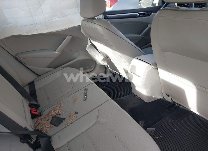 Photo 8 of 2018 Volkswagen Passat 2.0T R-LINE/2.0T S (VIN 1VWAA7A32JC012571)