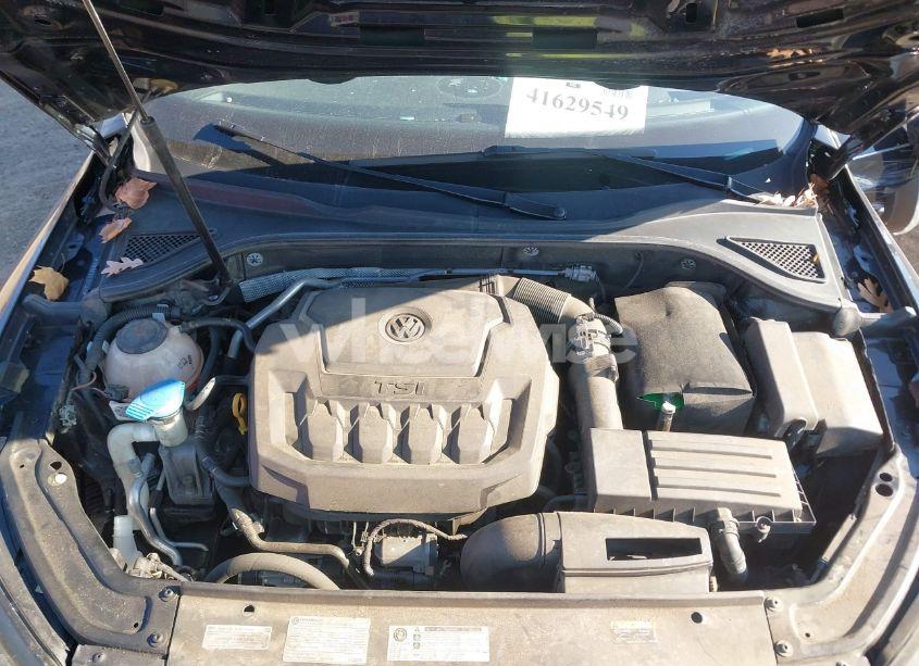 Photo 10 of 2018 Volkswagen Passat 2.0T R-LINE/2.0T S (VIN 1VWAA7A32JC014403)